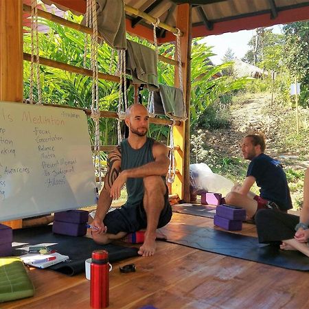 True Nature Chiang Mai - Yoga & Meditation Homestay Retreat Dış mekan fotoğraf